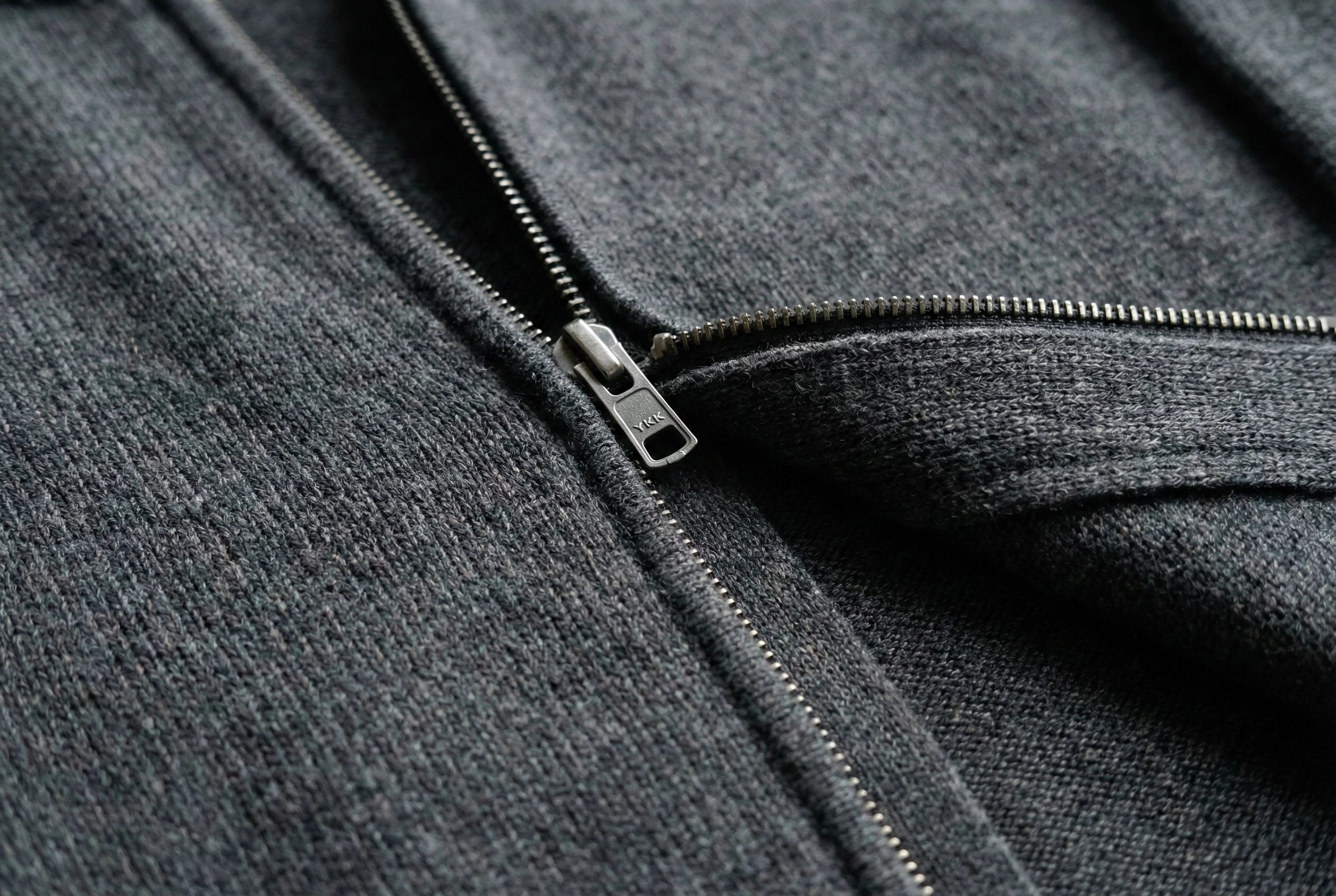 Flat Zipper Installation with No Waviness