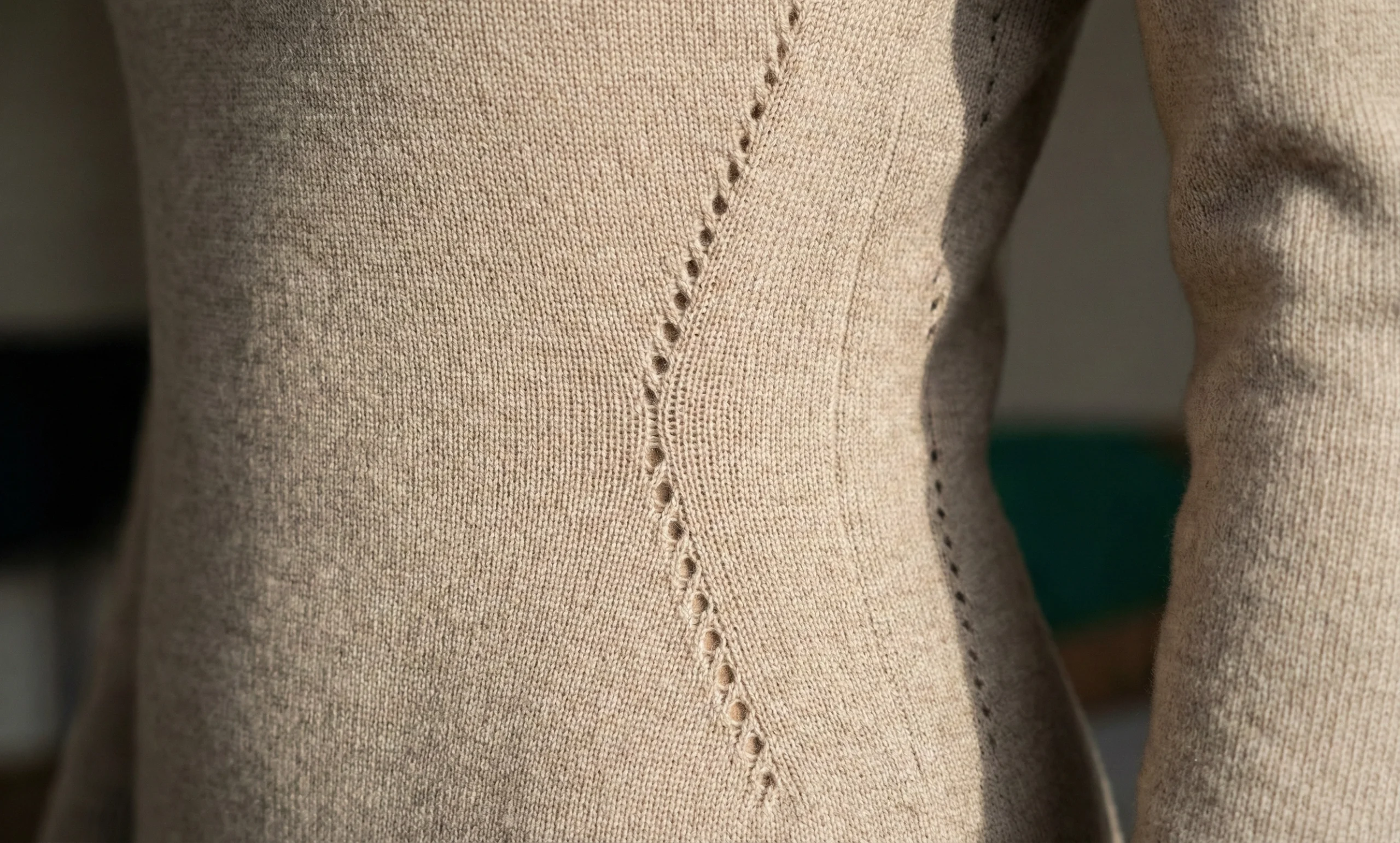 Fully Fashioned Knitting Marks Detail