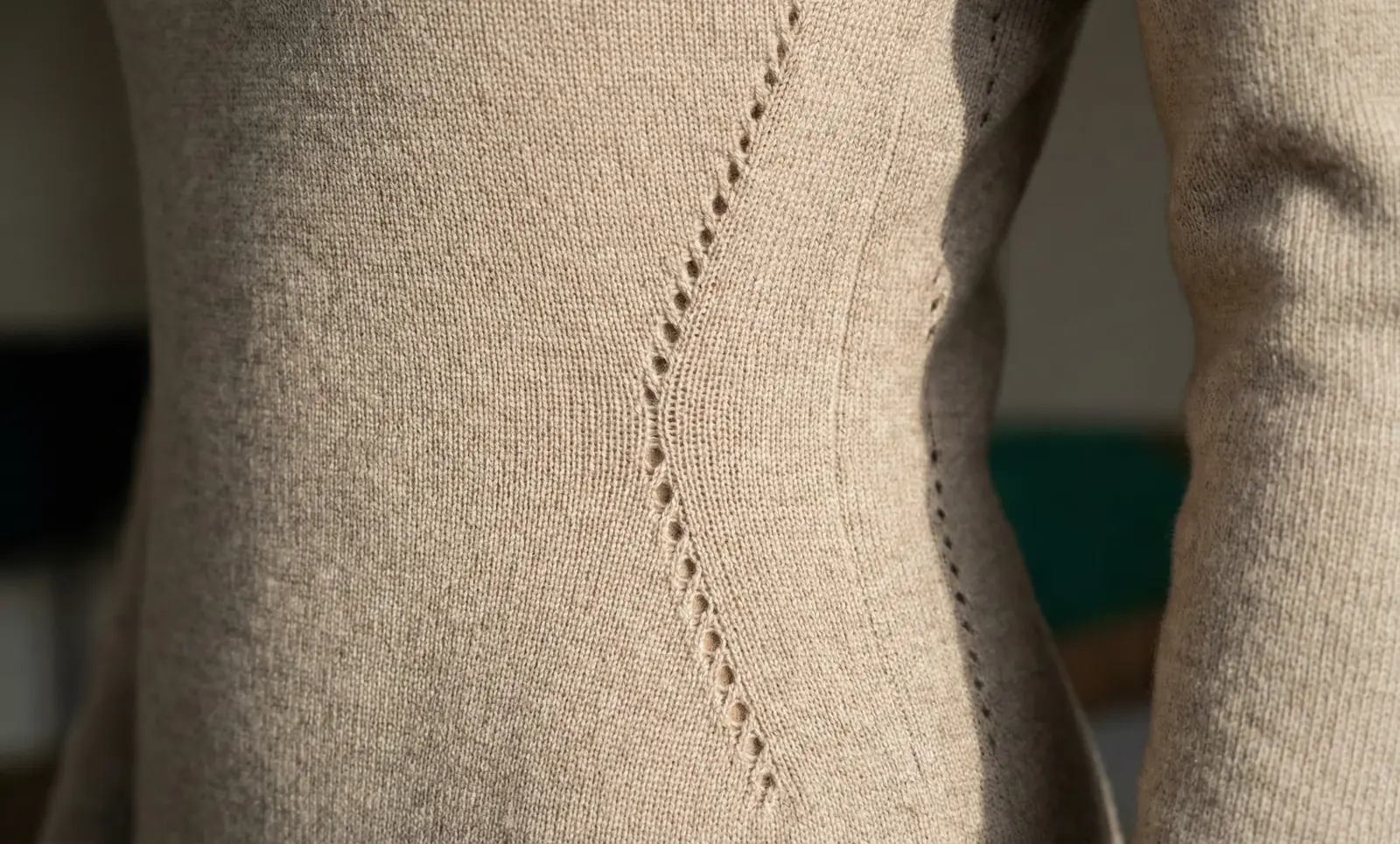 Fully Fashioned Knitting Marks Detail