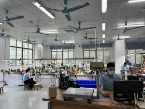 Linking workshop with garment weighing checkpoint