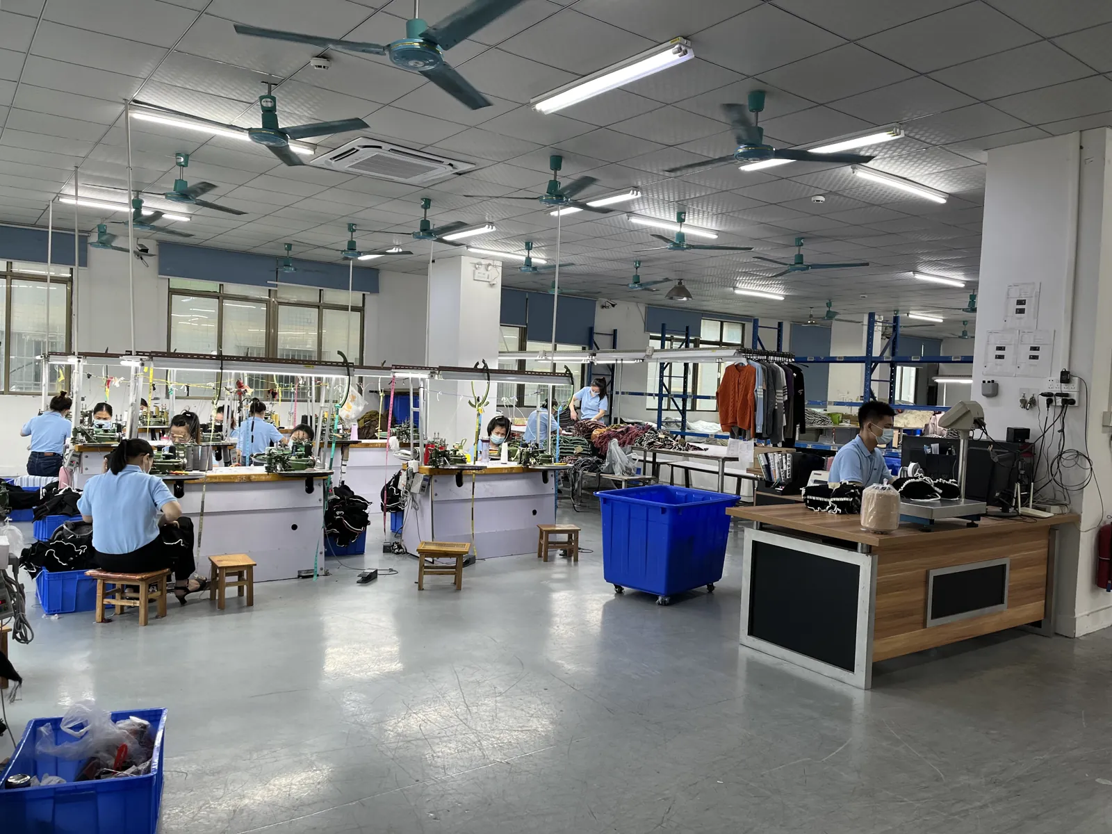 Sweater linking workshop at the Cainan factory